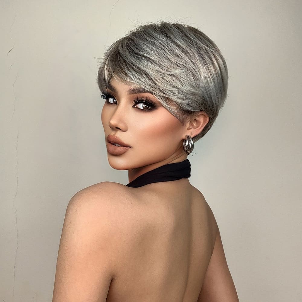 Perruque blanche courte femme fatale