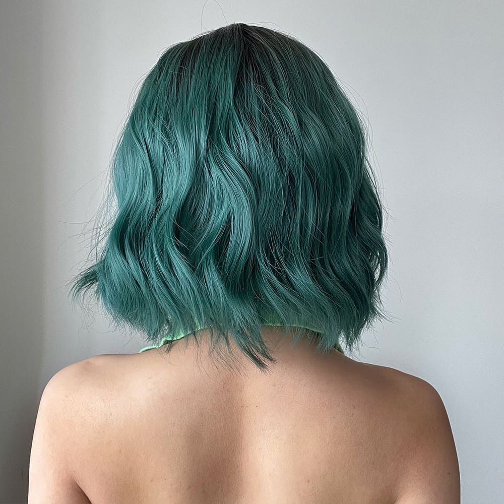 Perruque bleue turquoise nuque