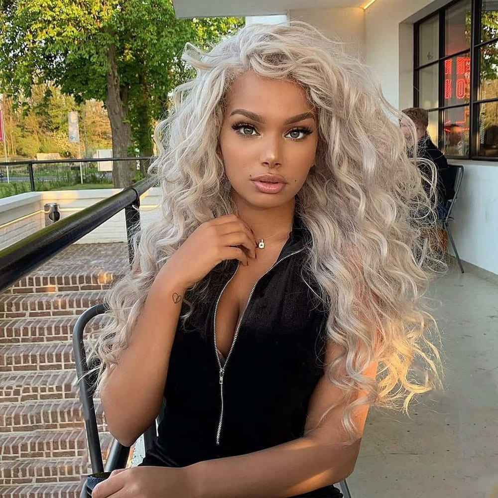 Perruque blonde bouclée ondulation