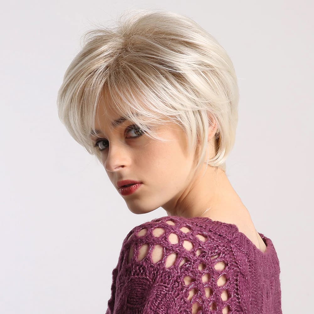 Perruque blonde courte femme mèche