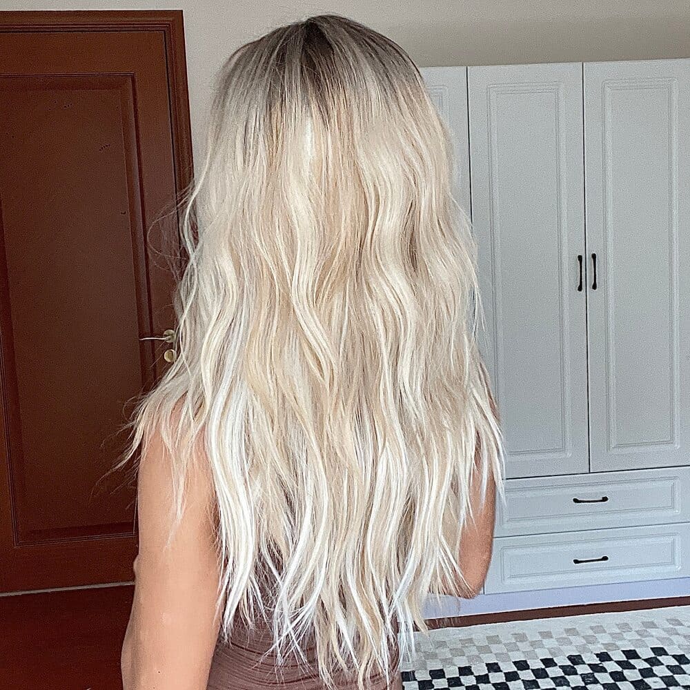 Perruque blonde mèche nuque