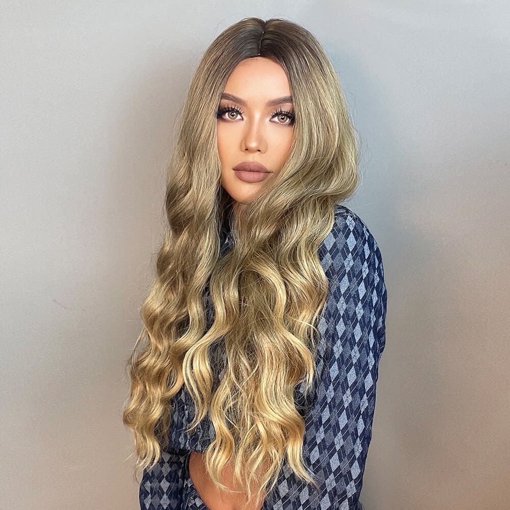 Perruque blonde ondulée charme