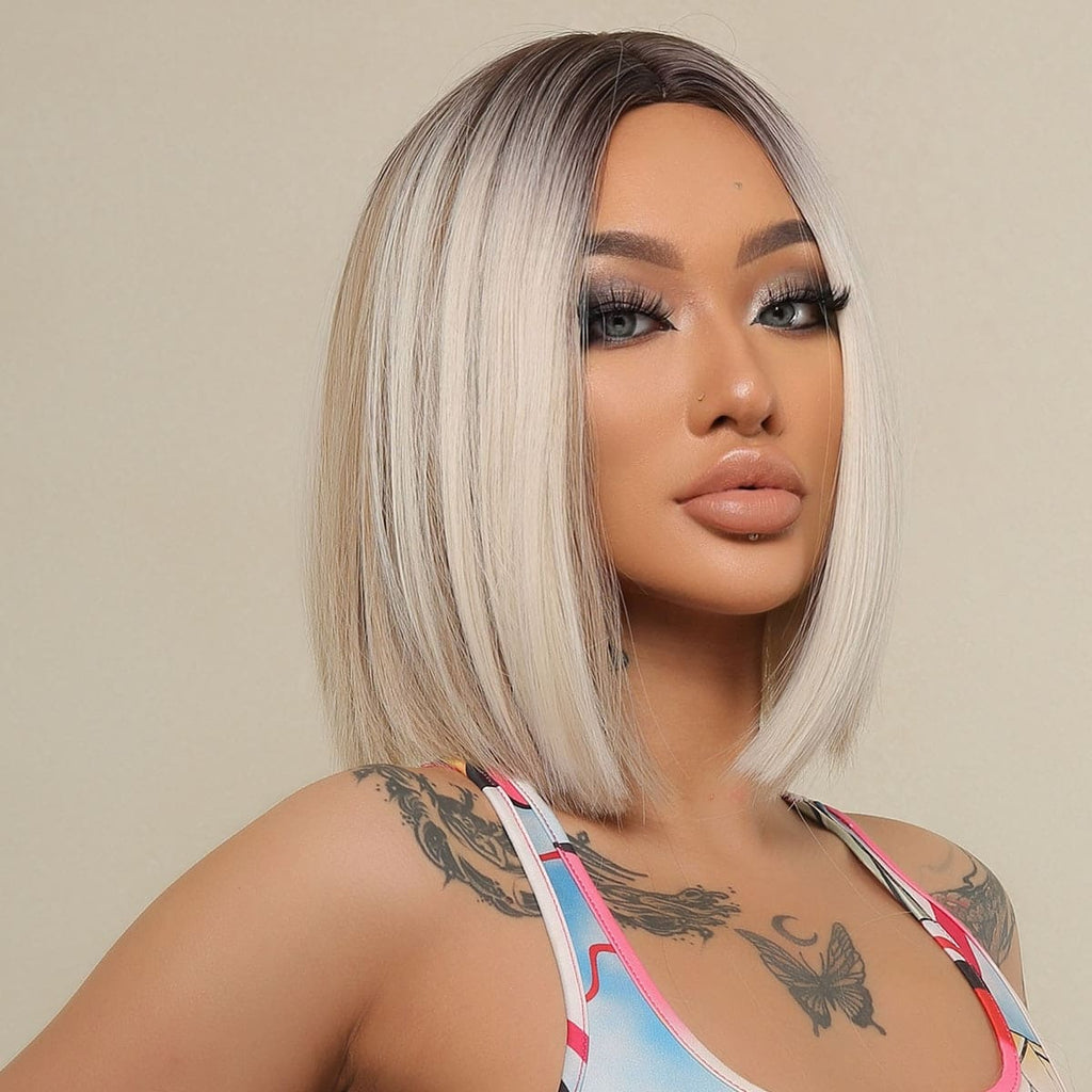 Perruque blonde platine carré féminité