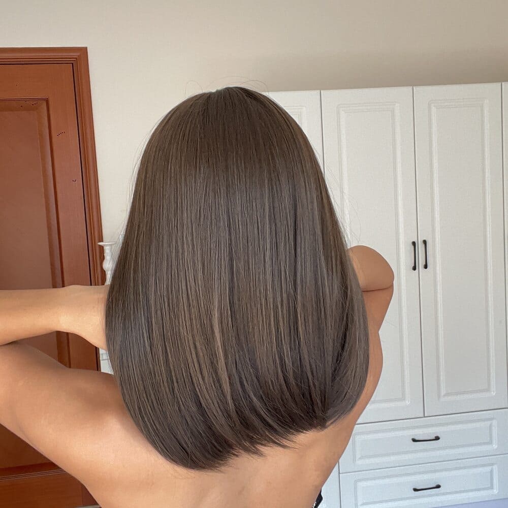 Perruque brune carré court nuque