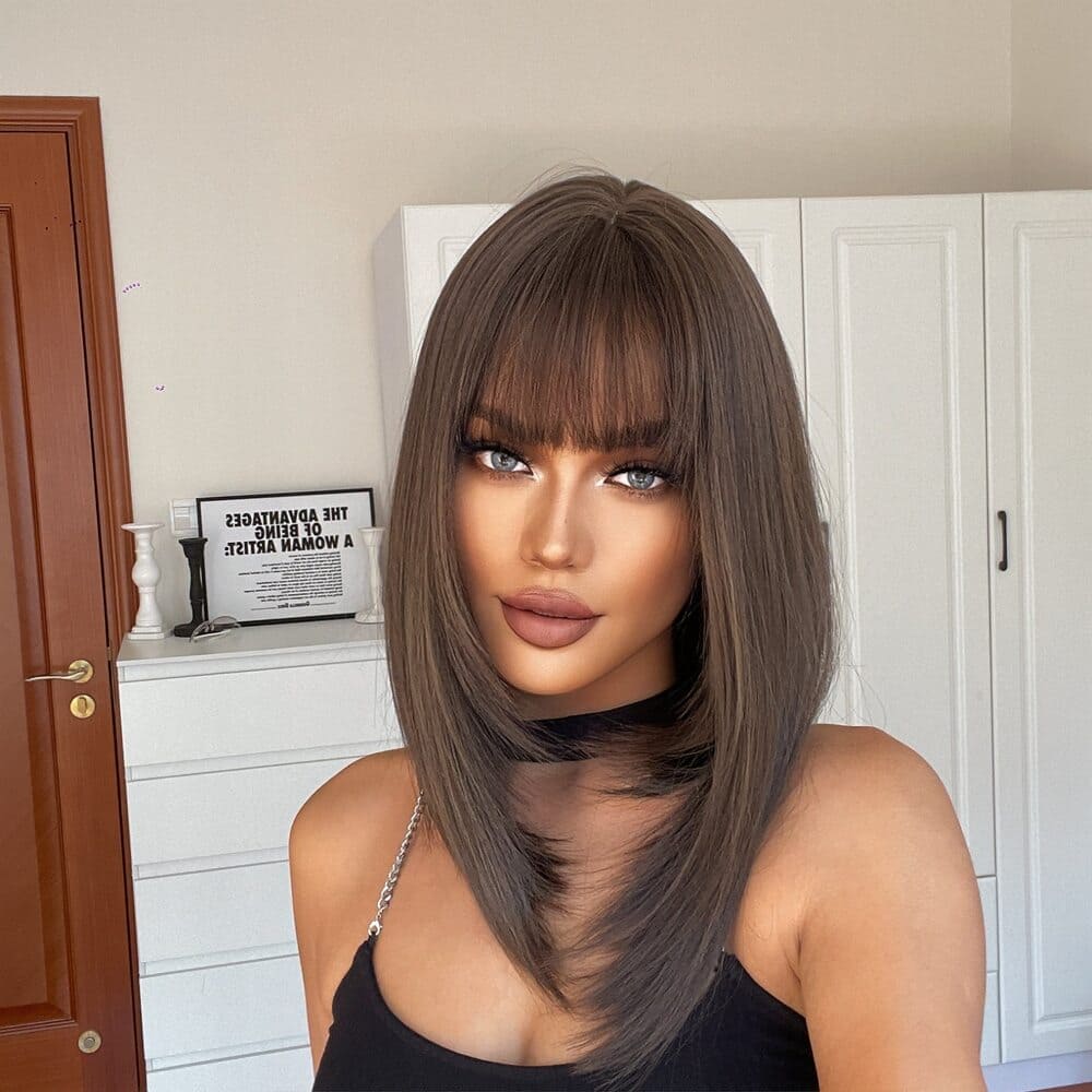 Perruque brune carré court