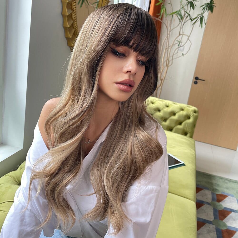 Perruque brune longue frange femme