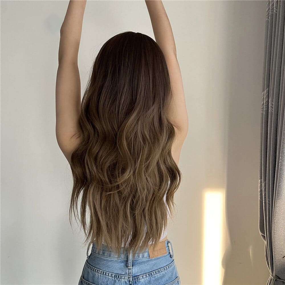 Perruque brune longue ondulée dos