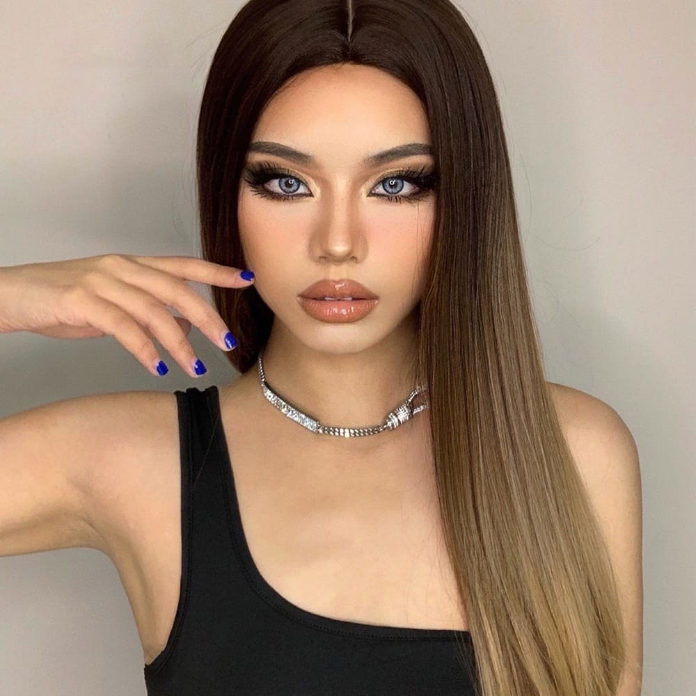 Perruque châtain foncé féminité