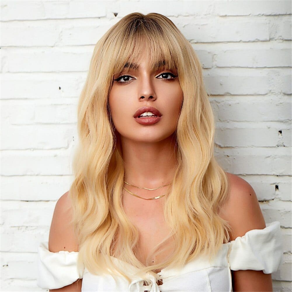 Perruque cheveux blonds frange