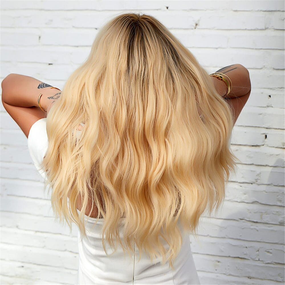 Perruque cheveux blonds nuque