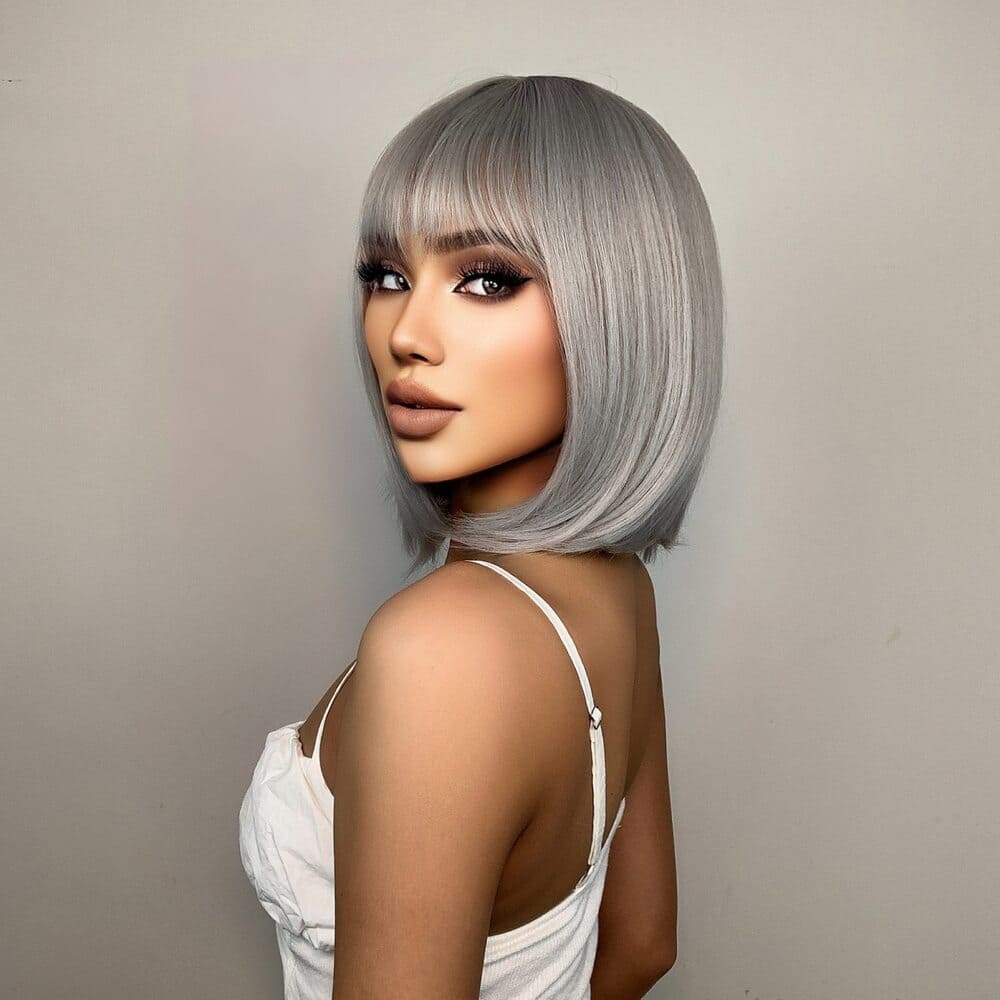 Perruque grise carré dos