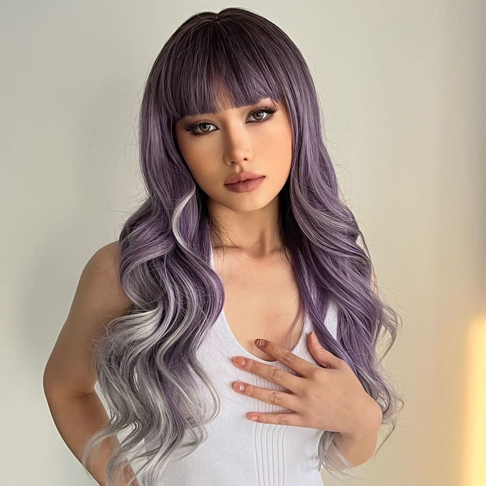 Perruque noire et violette