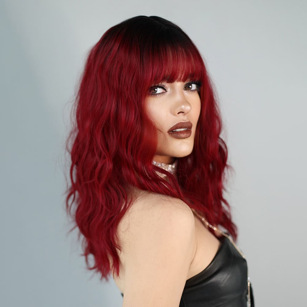 Perruque pourpre rouge