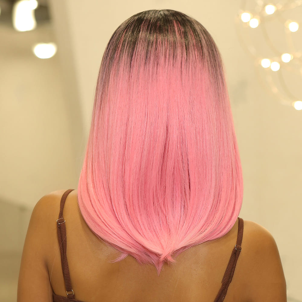 Perruque rose cheveux nuque