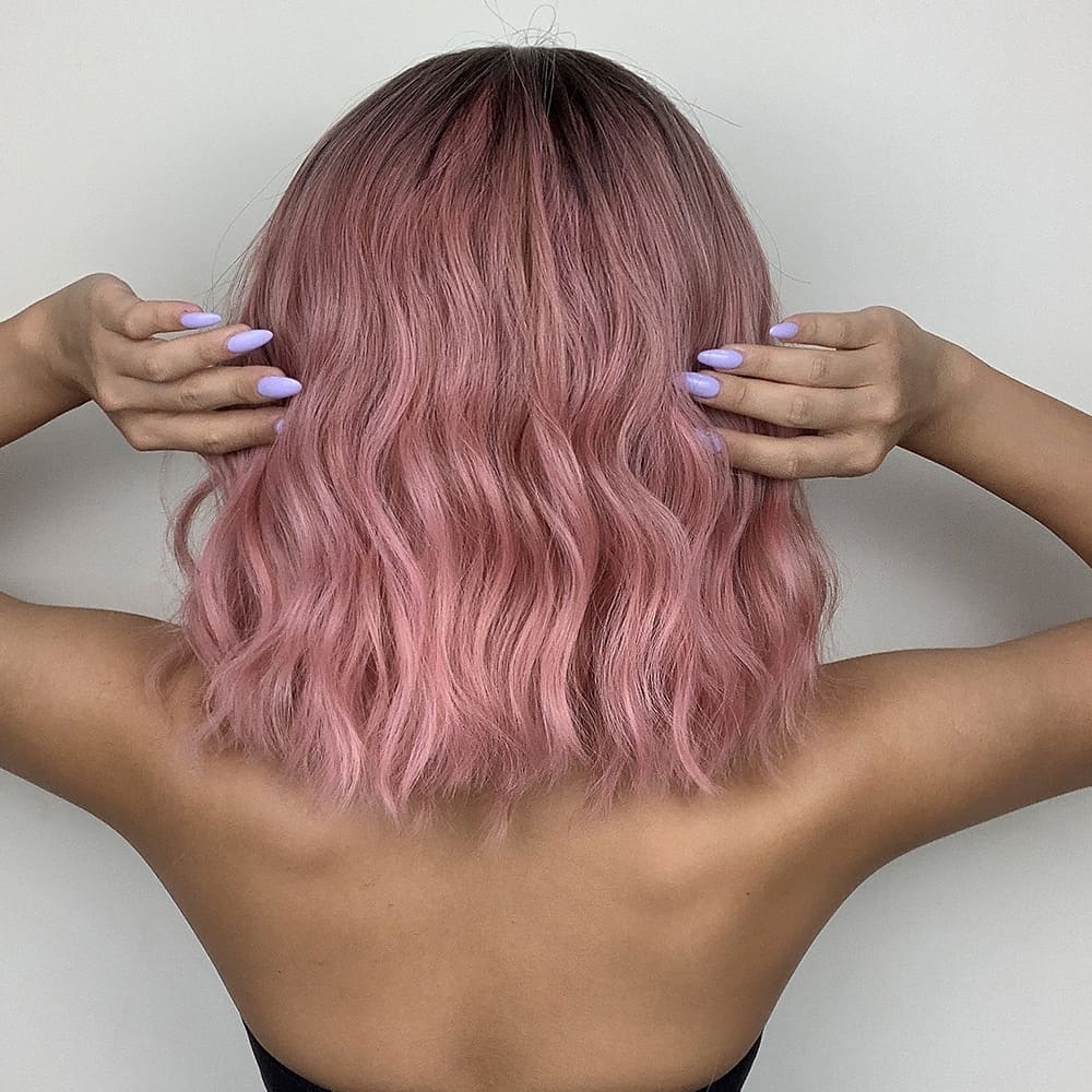 Perruque rose sans frange nuque