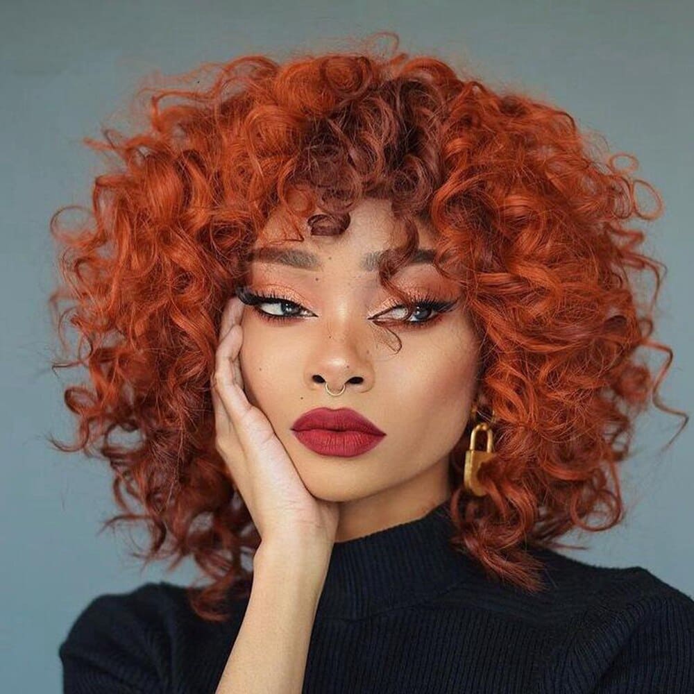 Perruque rousse bouclée courte