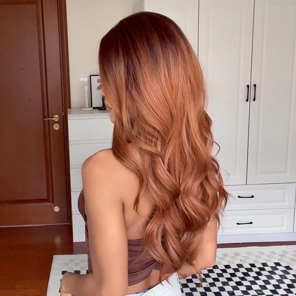 Perruque rousse bouclée nuque